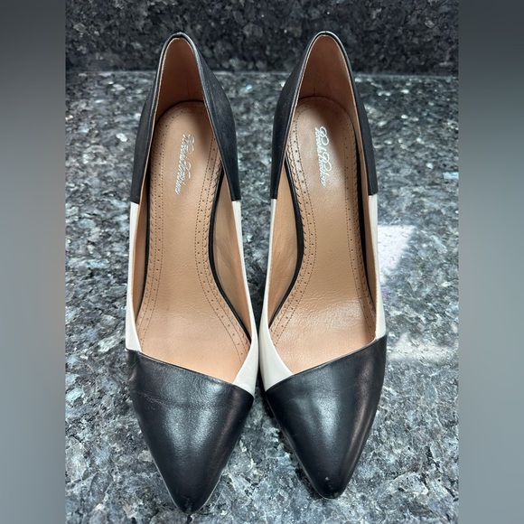 Brooks Brothers Classic Two Tone Black & White Genuine Leather Heels Size 9.5 - Picture 2 of 14